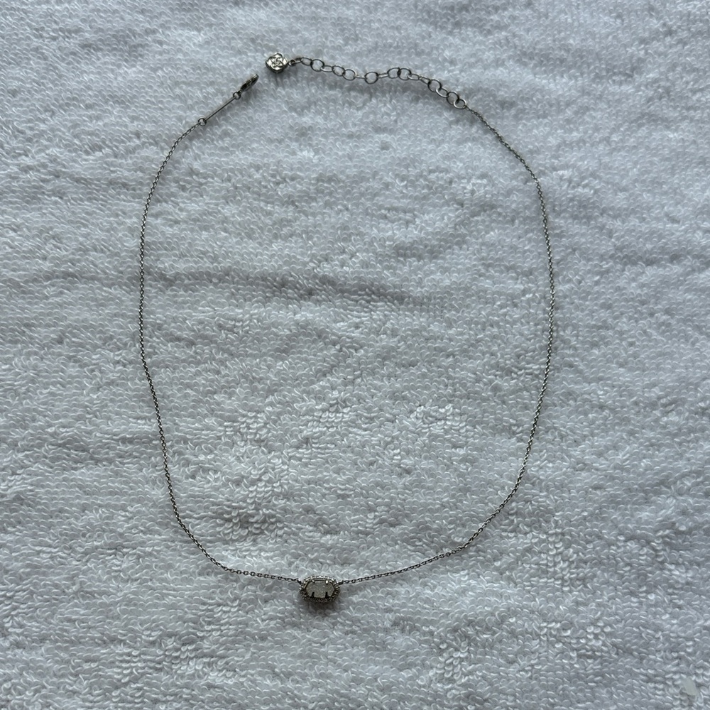 Elegant Kendra Scott Druzy Necklace. Sparkly White Druzy